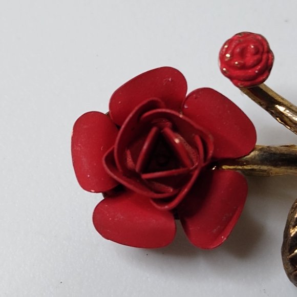 Vintage Little Metal Red Rose Brooch - Picture 6 of 14